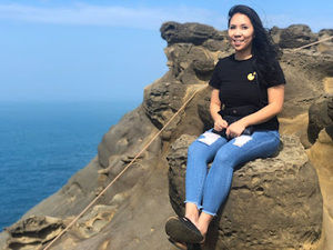 Meet your Posher, Crystal